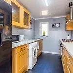 Spacious 2 Bedroom House Long Term Stays