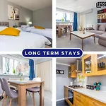 Spacious 2 Bedroom House Long Term Stays