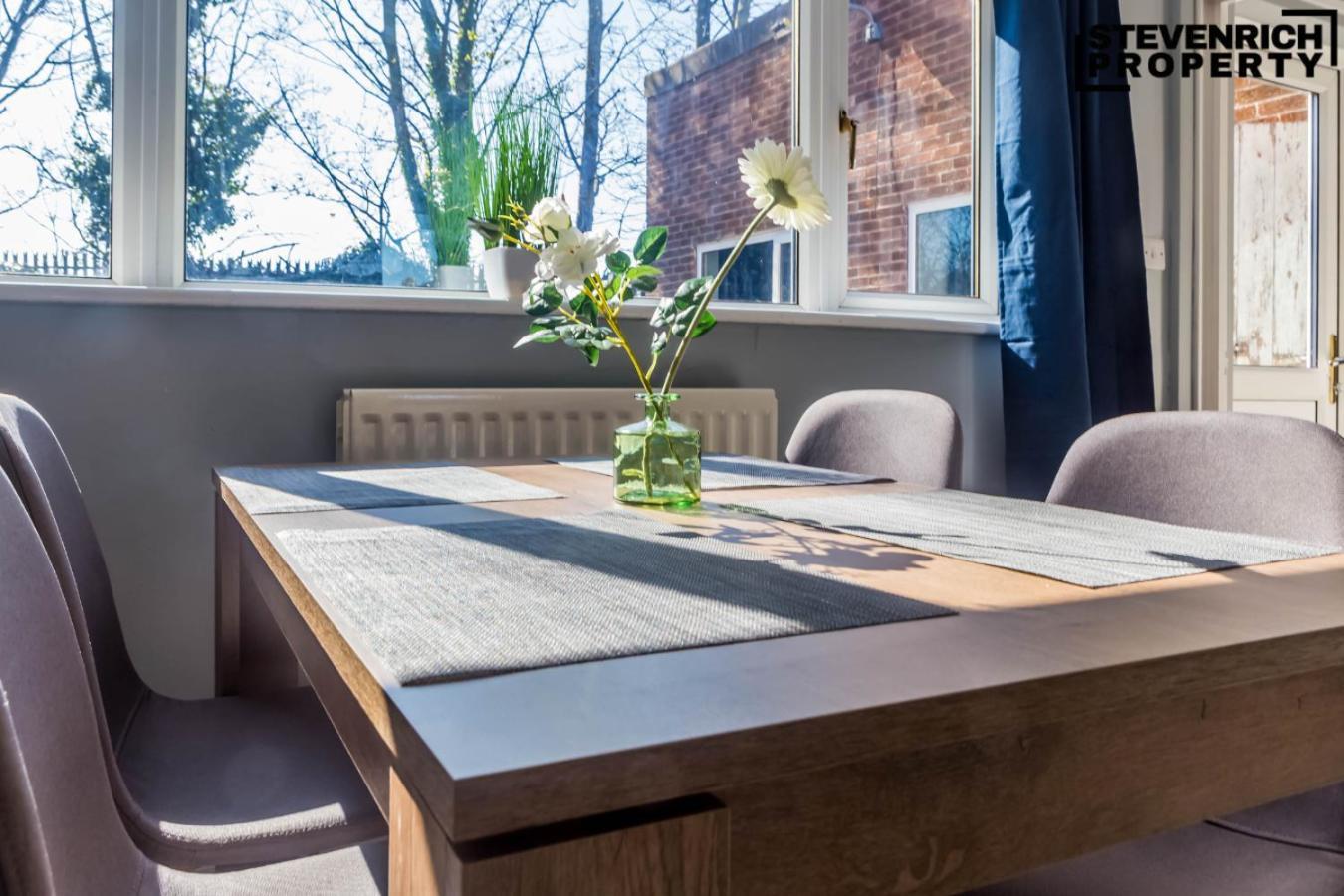 Spacious 2 Bedroom House Long Term
