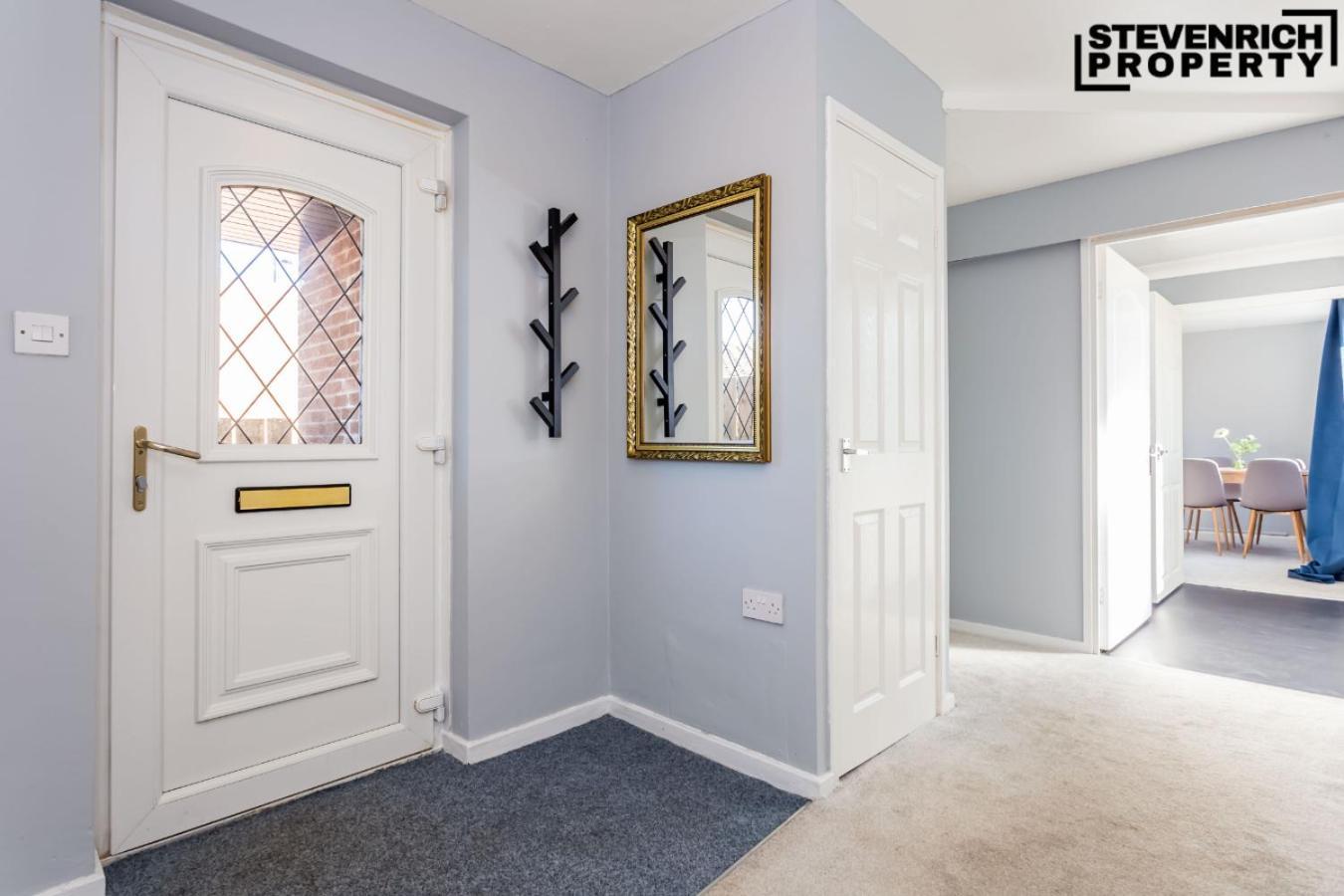 Spacious 2 Bedroom House Long Term Holiday home