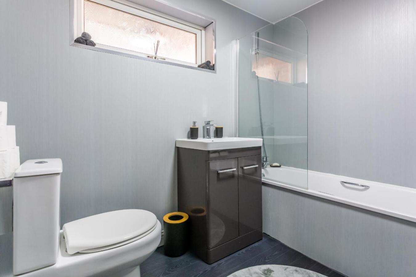 Spacious 2 Bedroom House Long Term Newcastle upon Tyne